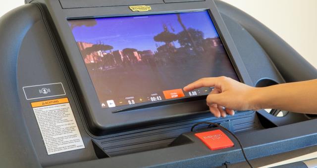 Monitor professionali per un allenamento completo con macchinari TECHNOGYM 