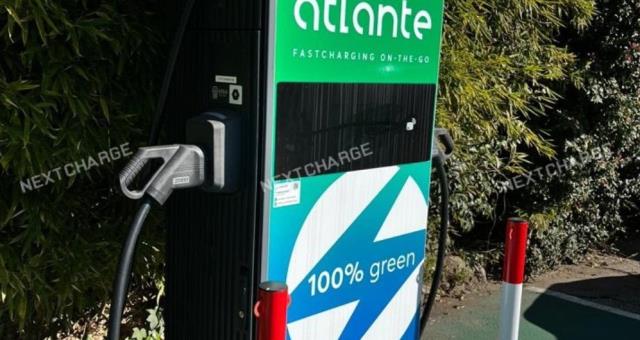 4 Postazioni di ricarica ad alta velocità  60 kwh per auto elettriche 